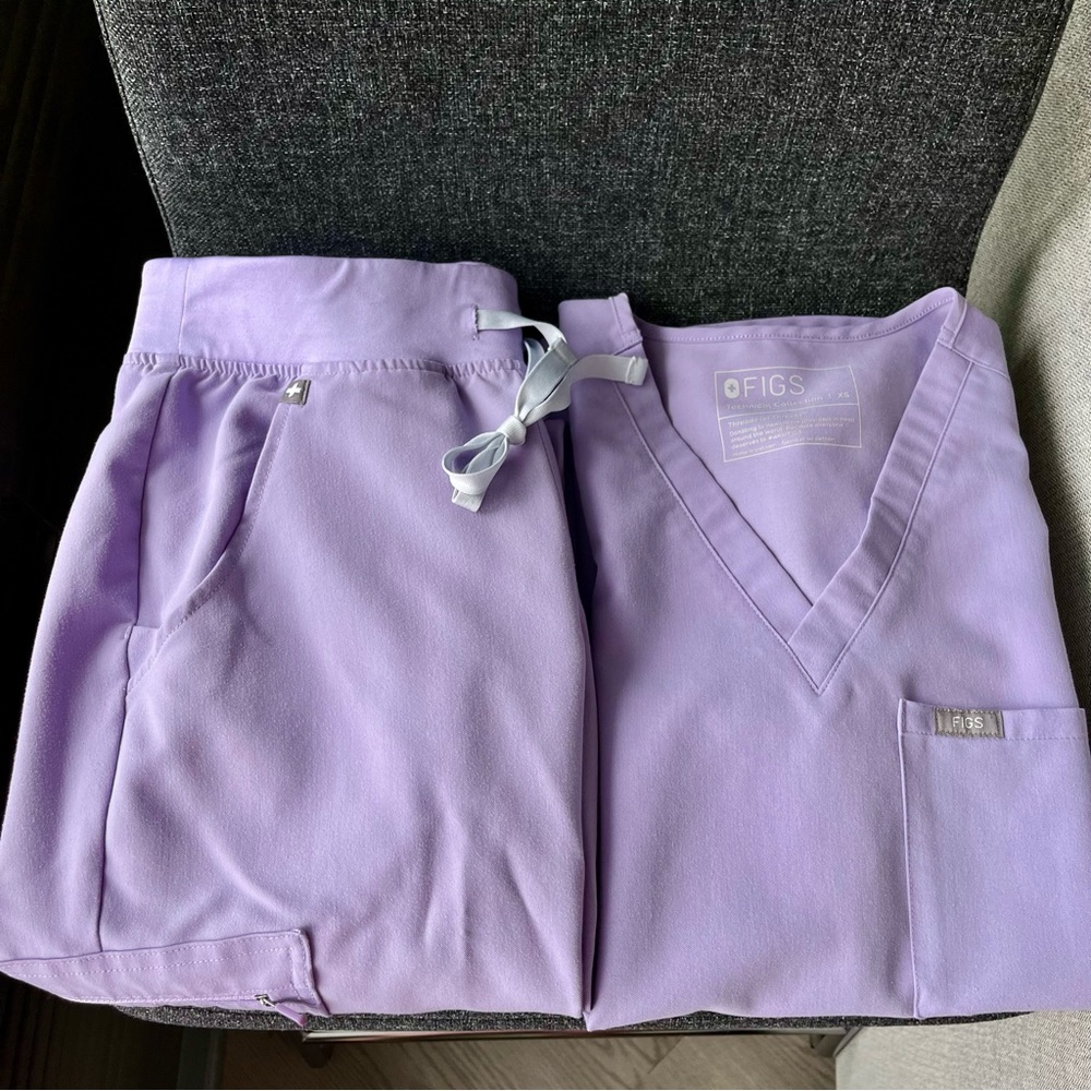 FIGS SCRUB SET LAVENDER DEW Zamora Joggers Size XSP and One Pocket Scrub Top XS